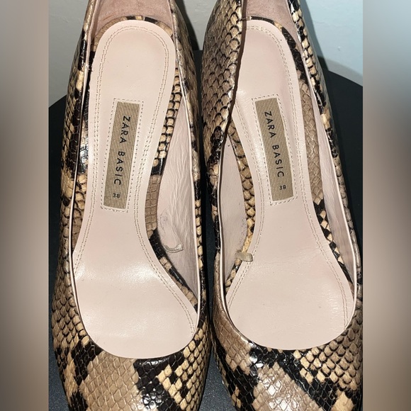 Zara basic block heels pointed toe in python print - Picture 9 of 10